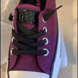 Size 5.5 converse slip on sneakers